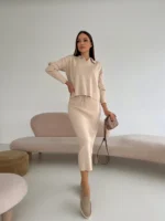 Трикотажный костюм с юбкой вязаный, молочный